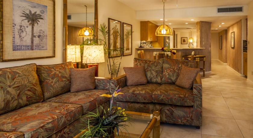 One-Bedroom King Suite Sofa Bed