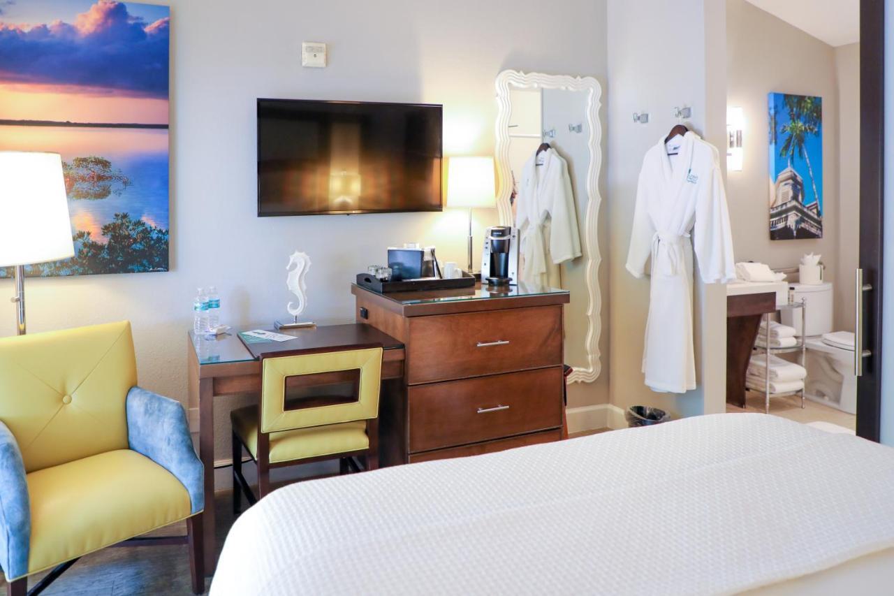 Deluxe Queen Room Disability Access