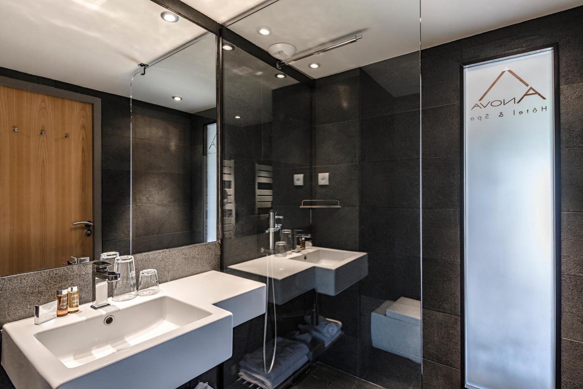 King Room Mobility or Hearing Accessible Non-Smoking