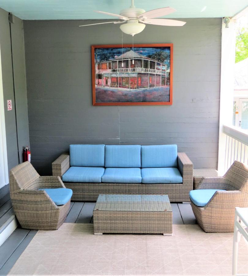 King Suite with Pool View (Pool Suite Treetop Too)