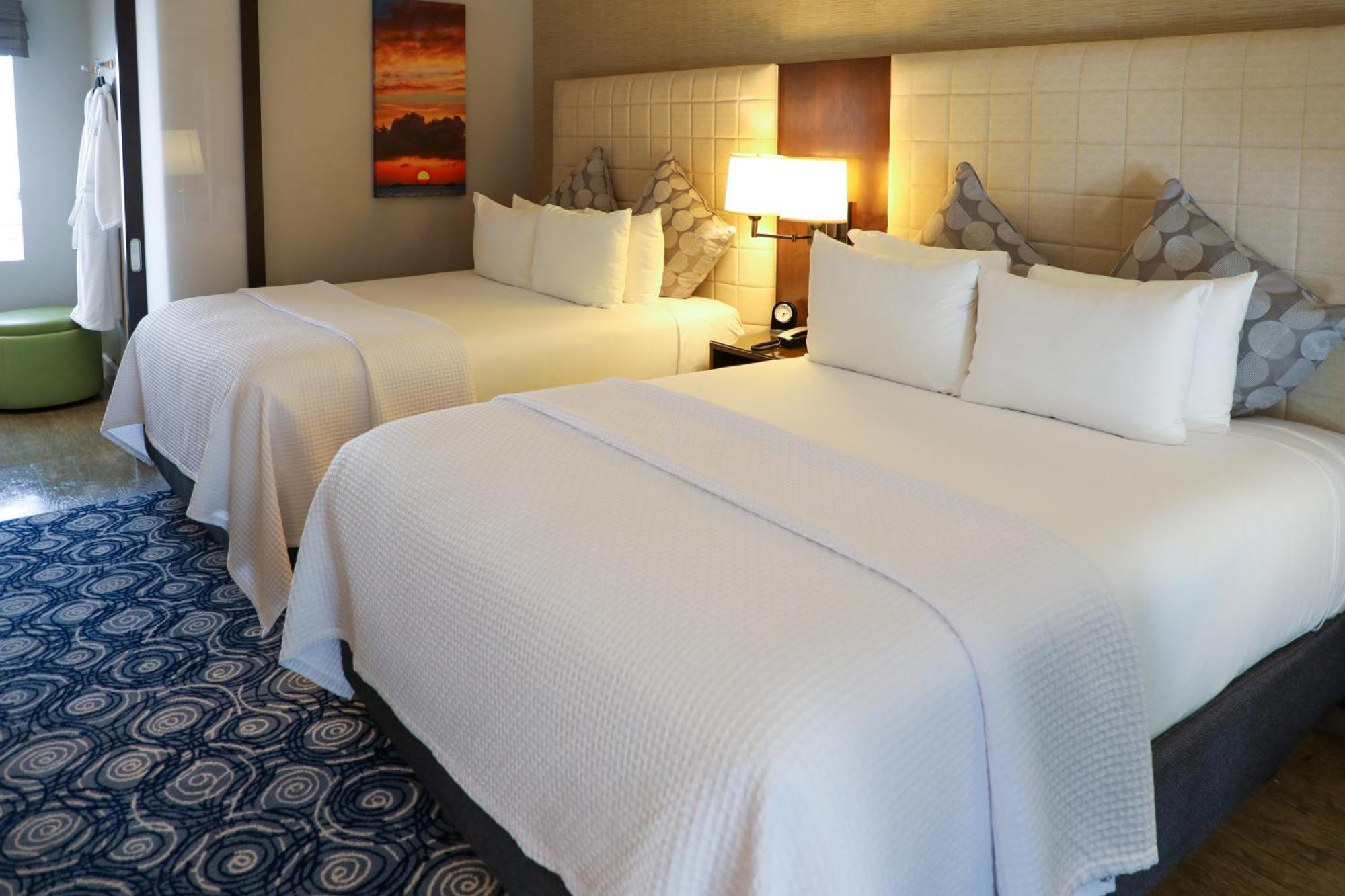 Queen Suite Two Queen Beds