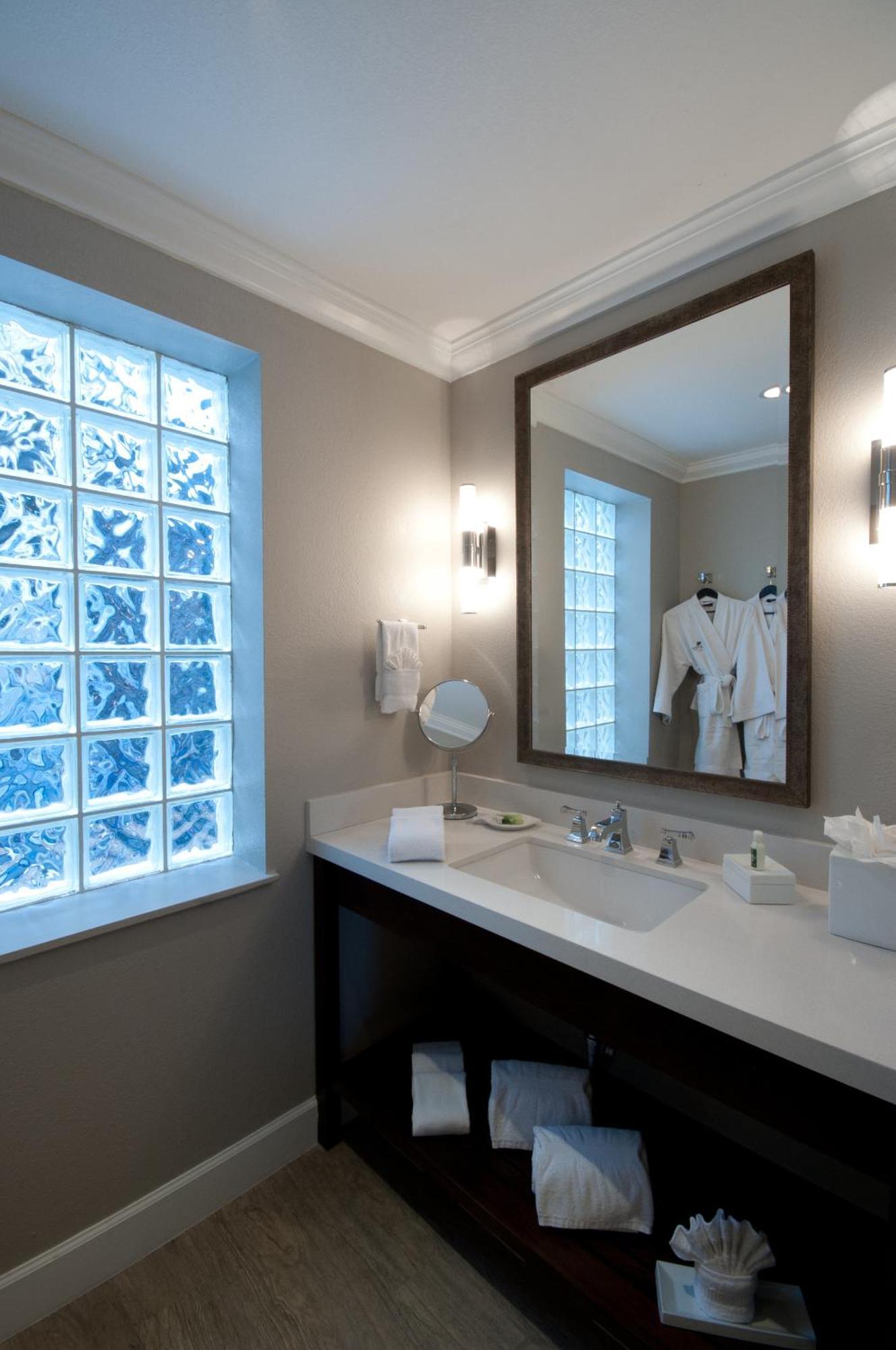 Queen Suite Two Queen Beds