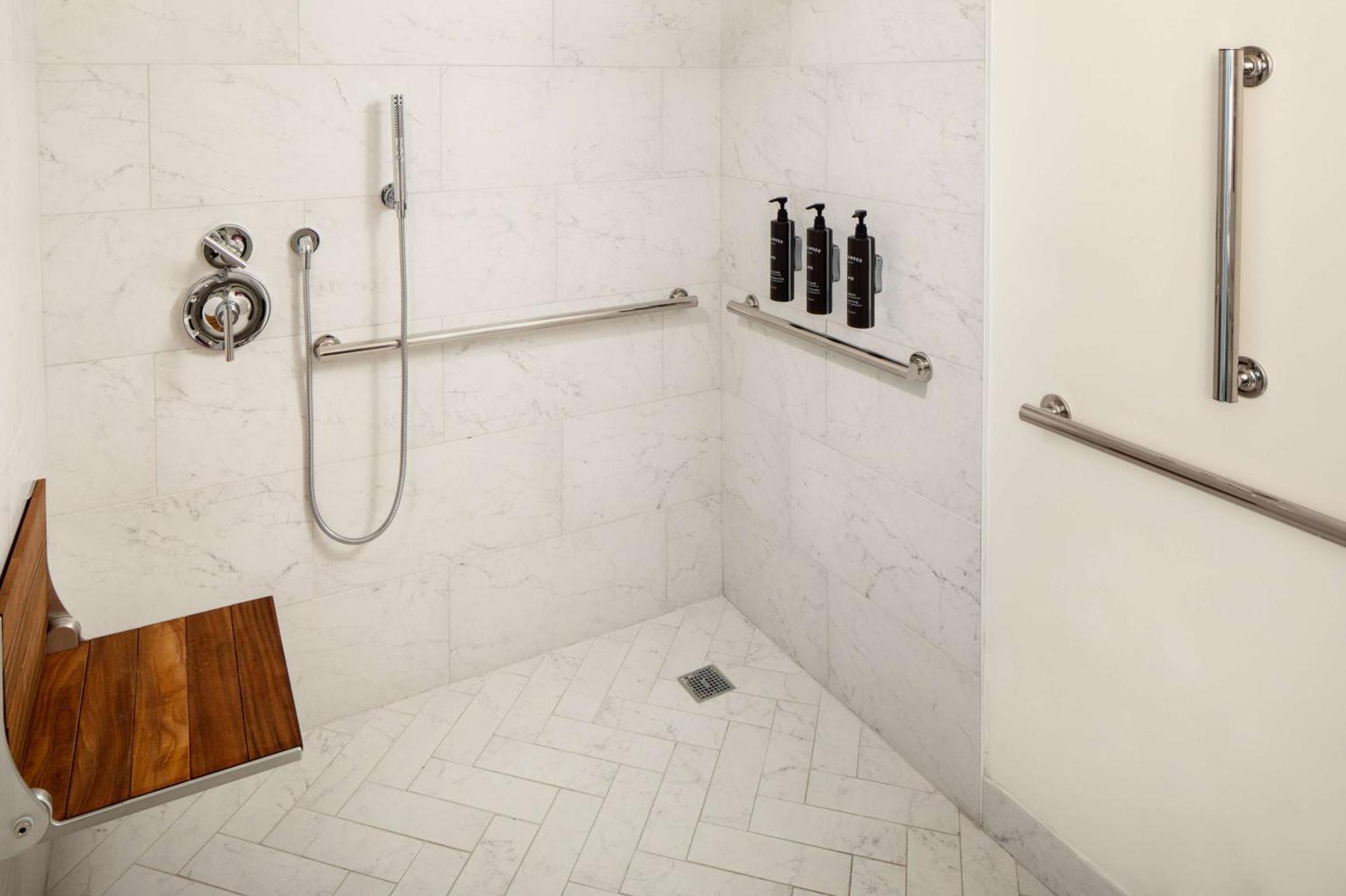 King Room Roll Shower Hearing or Mobility Accessible Key West View,1592051620:JPEG