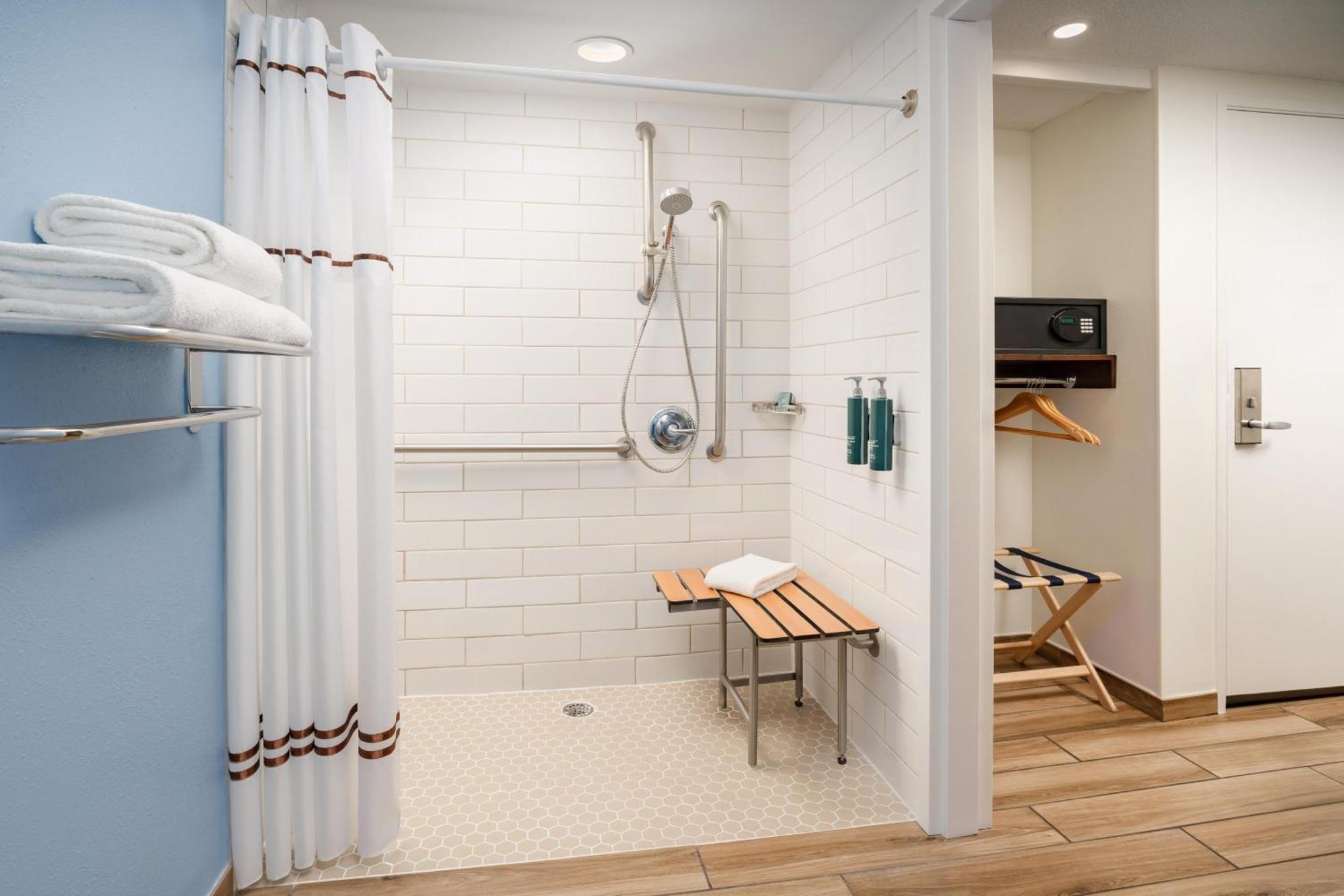 King Room Roll Shower Disability Access