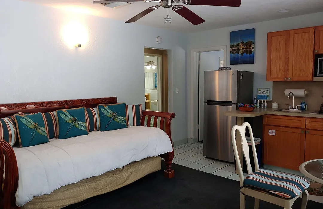 Suite Dreams Inn By The Beach-1