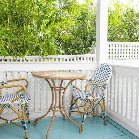 Deluxe King With Balcony - At James House With Parking!-2