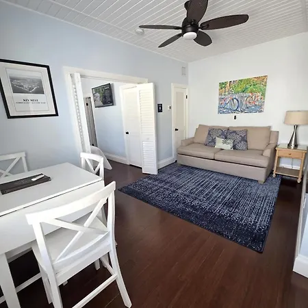 Duval Street Suite W Parking And Pool-3