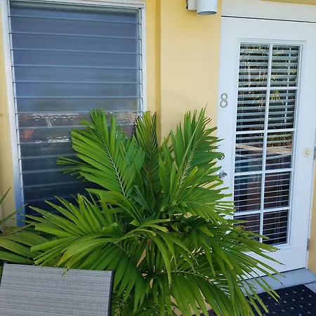 Alexander Palms Court - No Hidden Resort Fees!-3