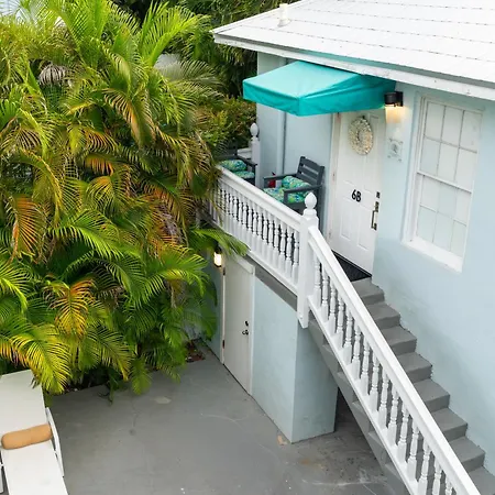 Southernmost Point Guest House & Garden Bar-3